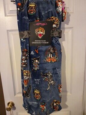 Ed Hardy NWT Navy Blue Oversized Plush Throw